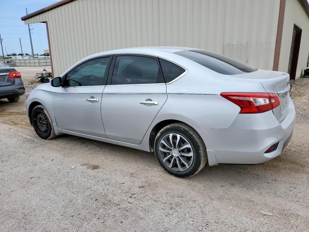 2017 Nissan Sentra S - Фото 2