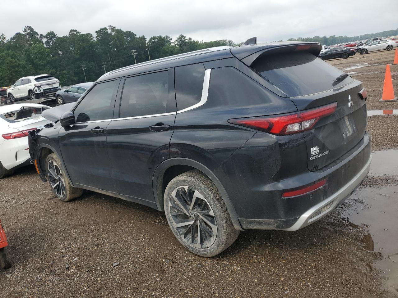 2023 Mitsubishi Outlander Sel - Фото 2