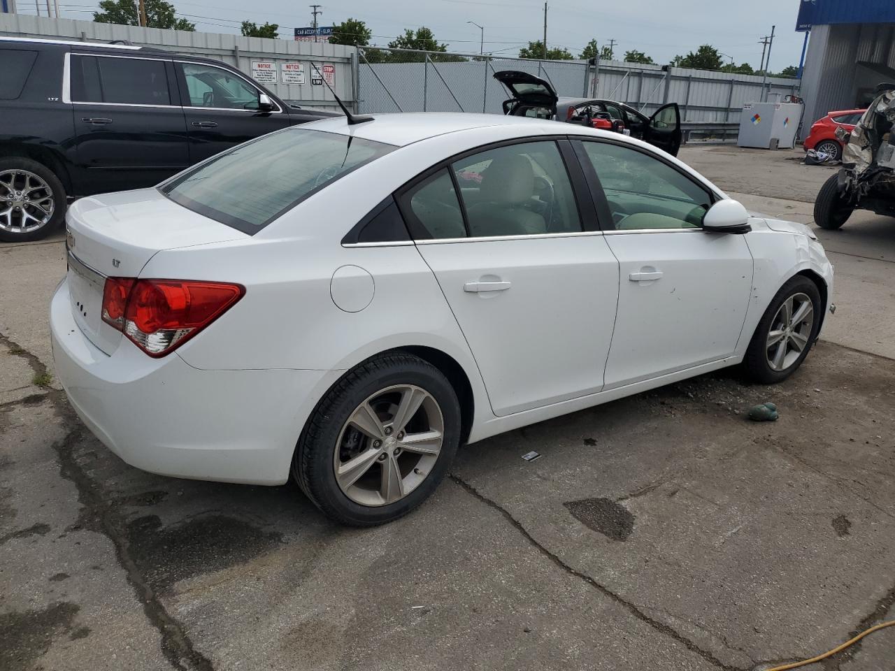 2012 Chevrolet Cruze Lt - Image 3