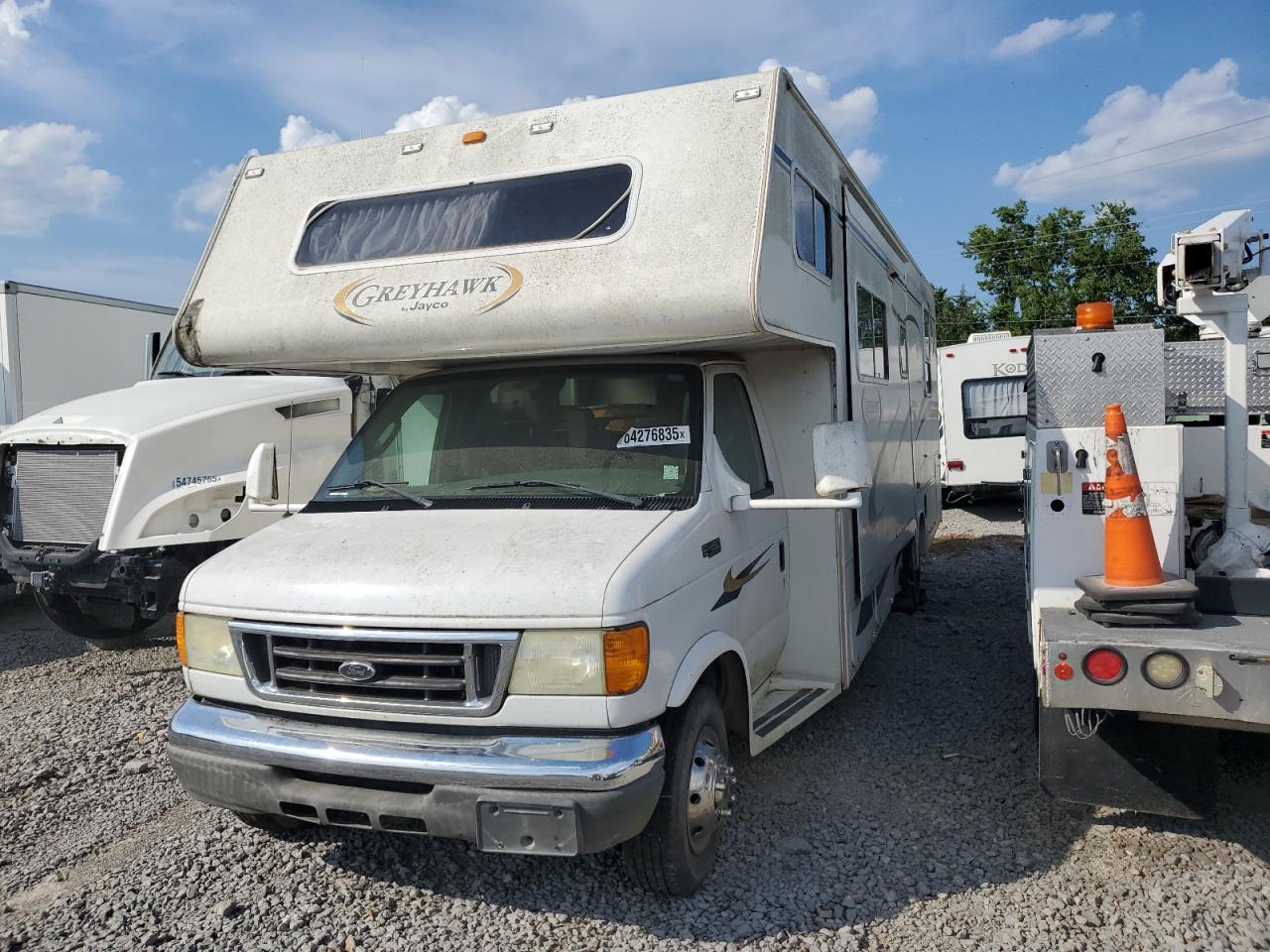 2005 Ford Econoline E450 Super Duty Cutaway Van - Image 2