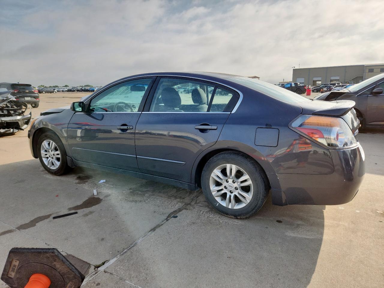 2012 Nissan Altima Base - Image 2