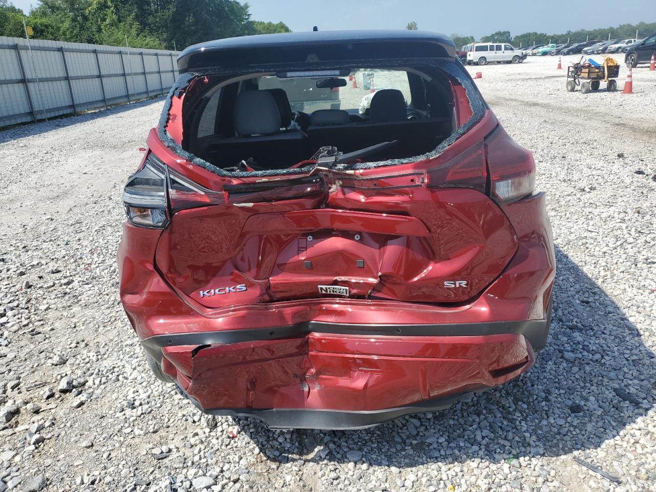 2024 Nissan Kicks Sr - Image 6