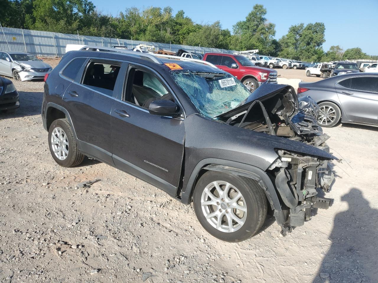 2016 Jeep Cherokee Latitude - Фото 4