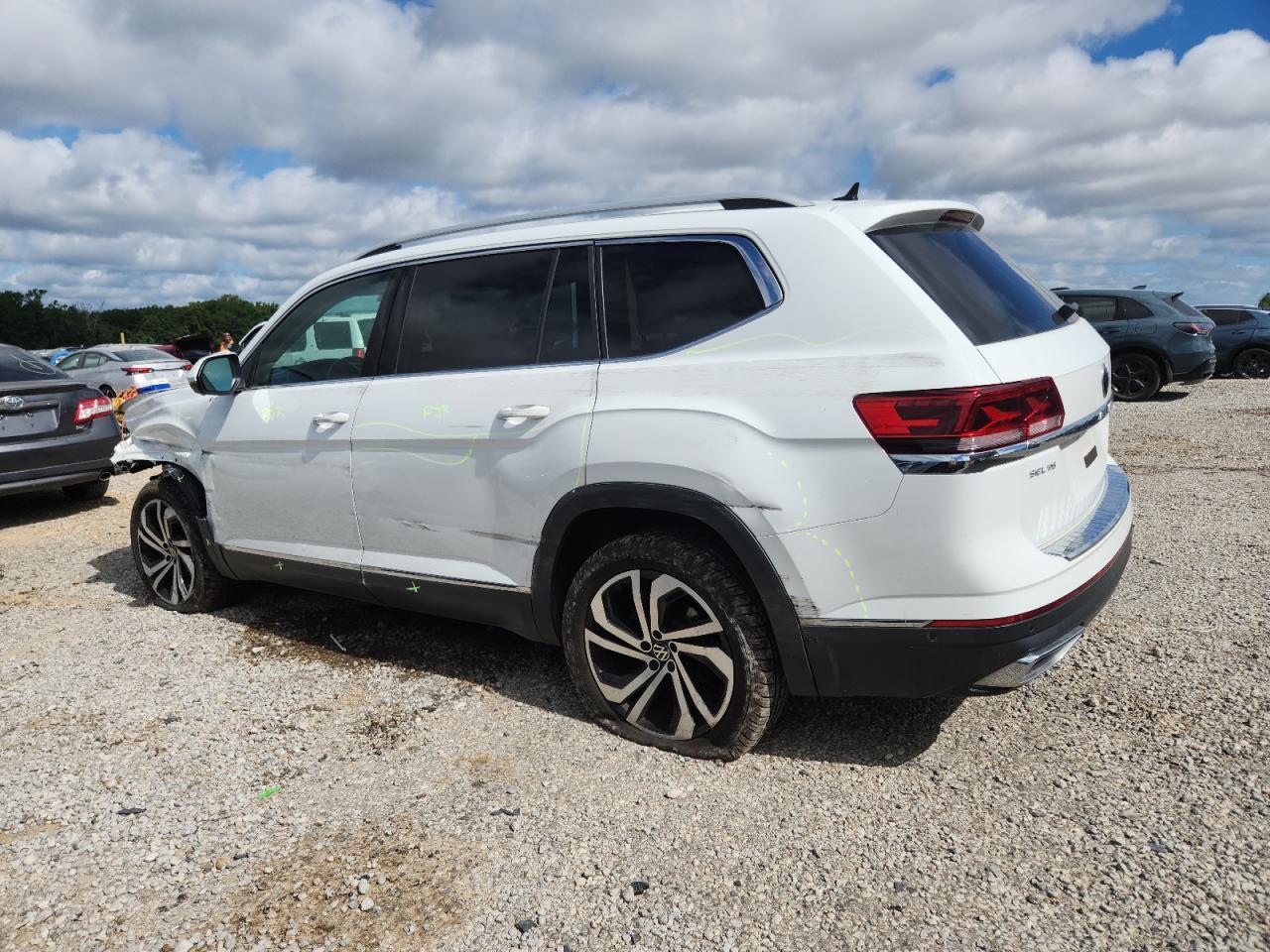 2021 Volkswagen Atlas Sel Premium - Image 2
