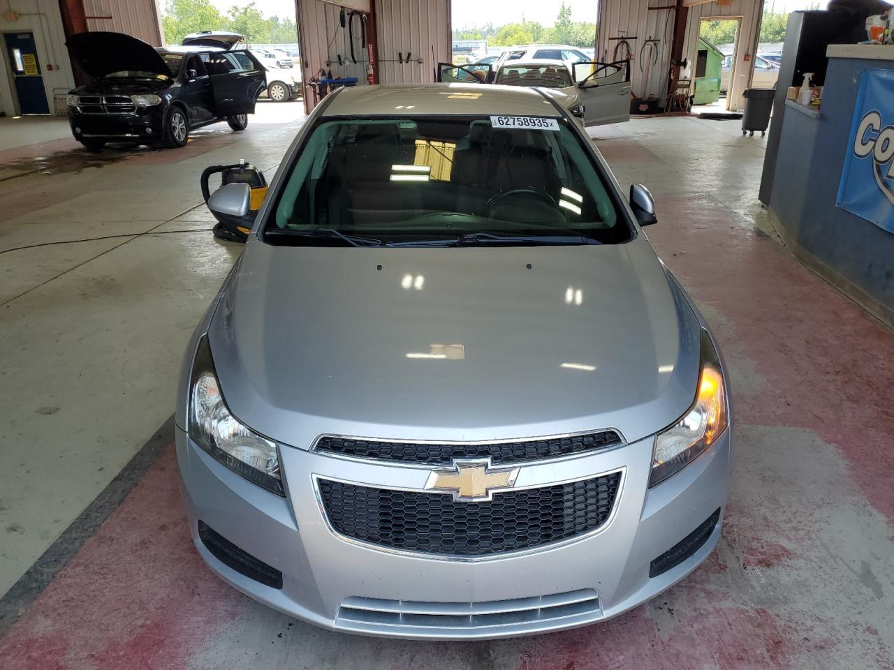 2013 Chevrolet Cruze Lt - Image 5