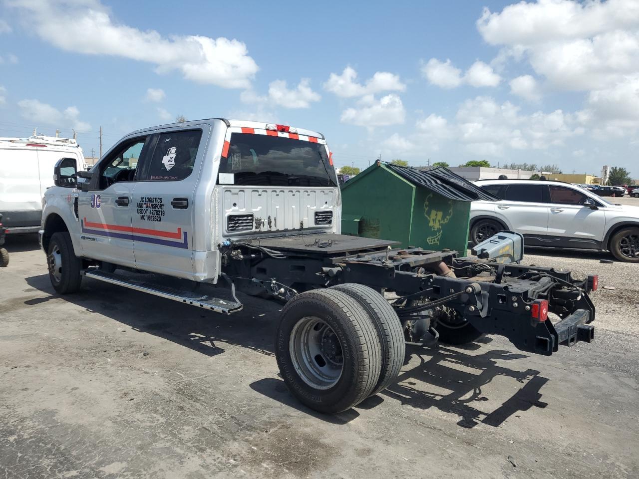 2019 Ford F350 Super Duty - Фото 2