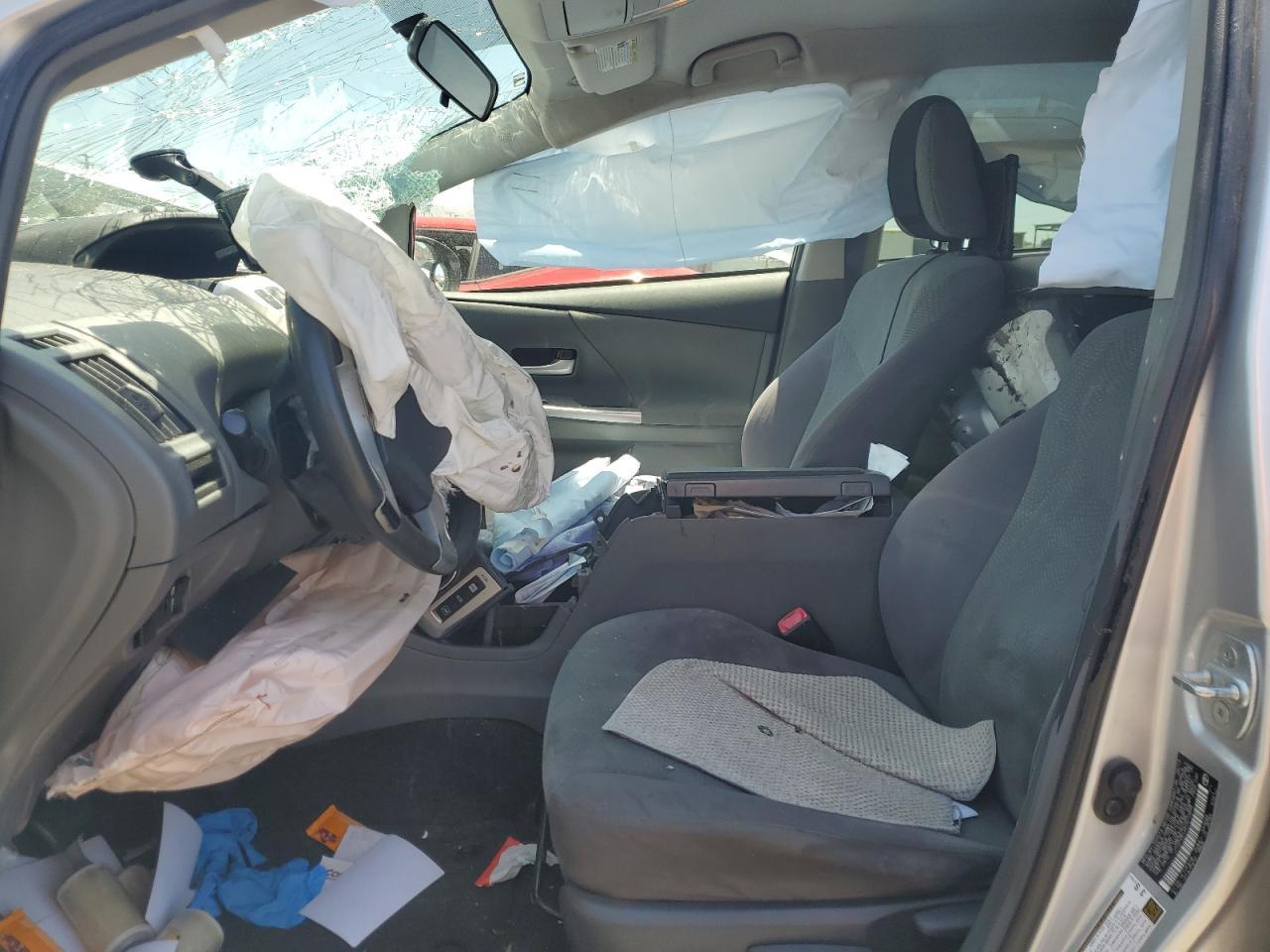 2013 Toyota Prius V - Image 7