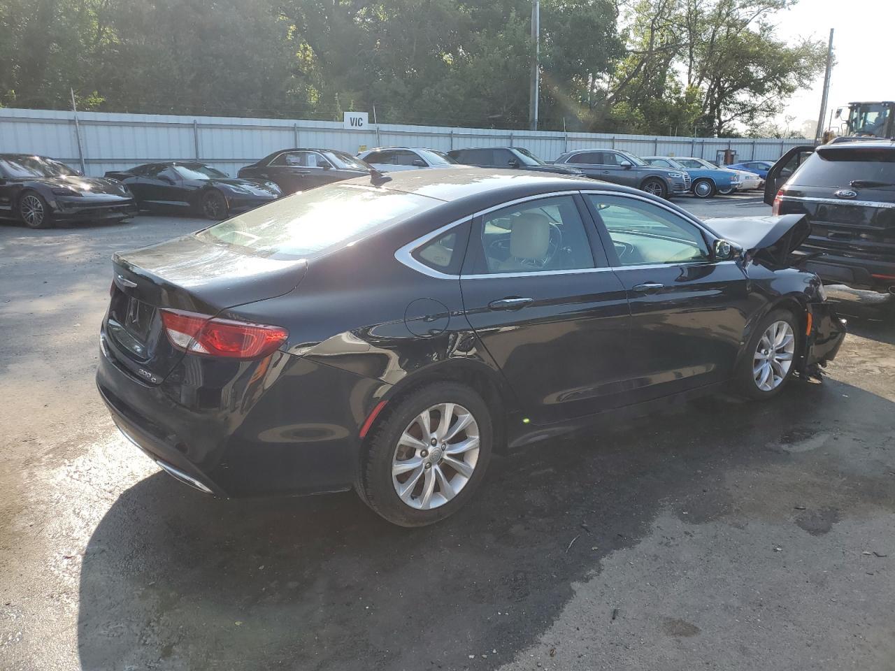 2015 Chrysler 200 C - Фото 3