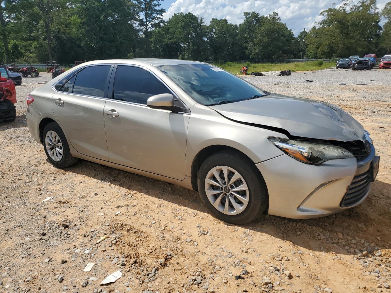 2015 Toyota Camry Le - Image 4