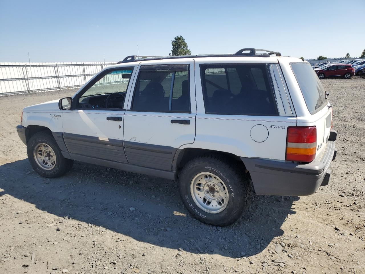 1995 Jeep Grand Cherokee Laredo - Image 2