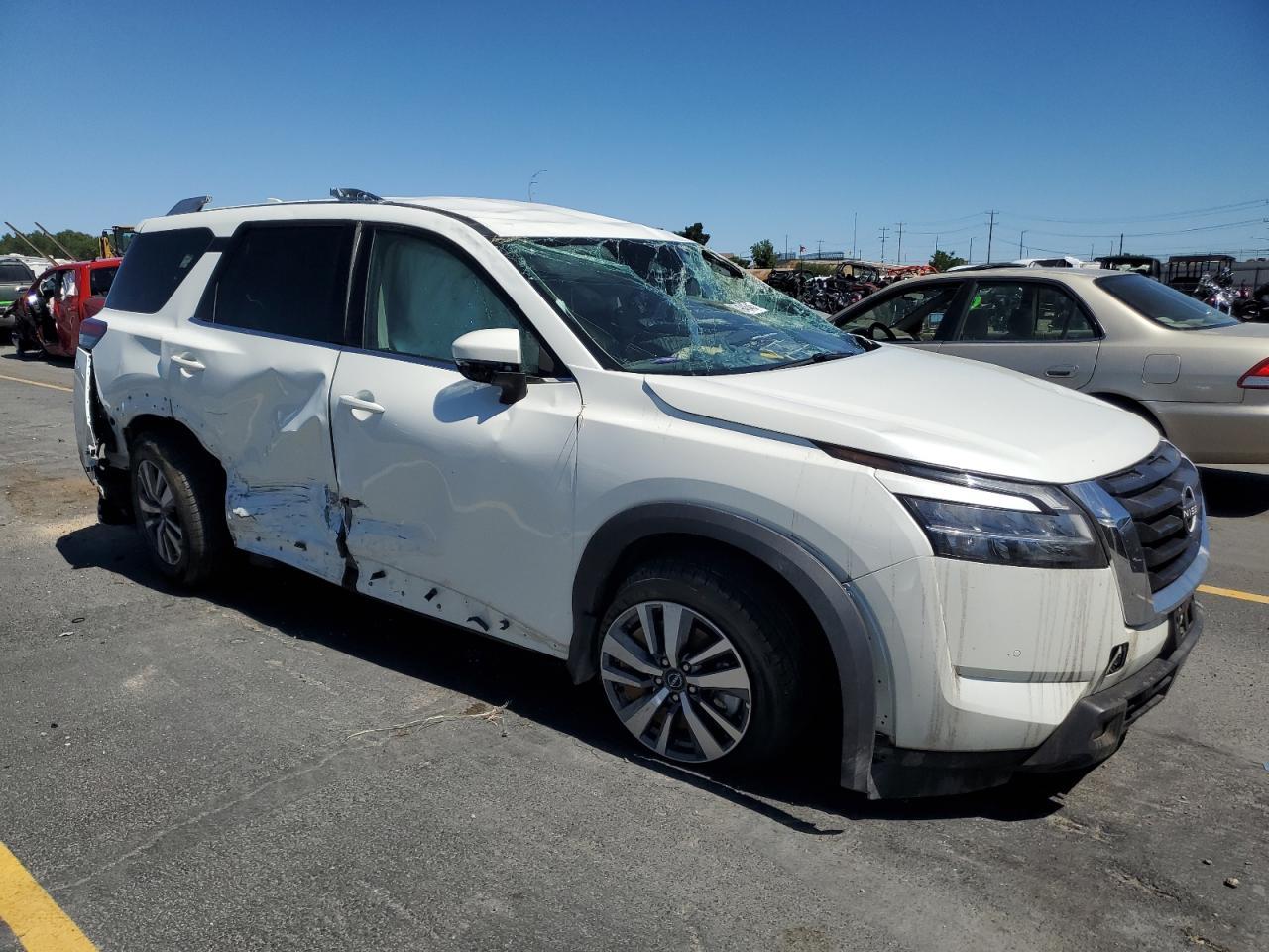 2023 Nissan Pathfinder Sl - Image 4