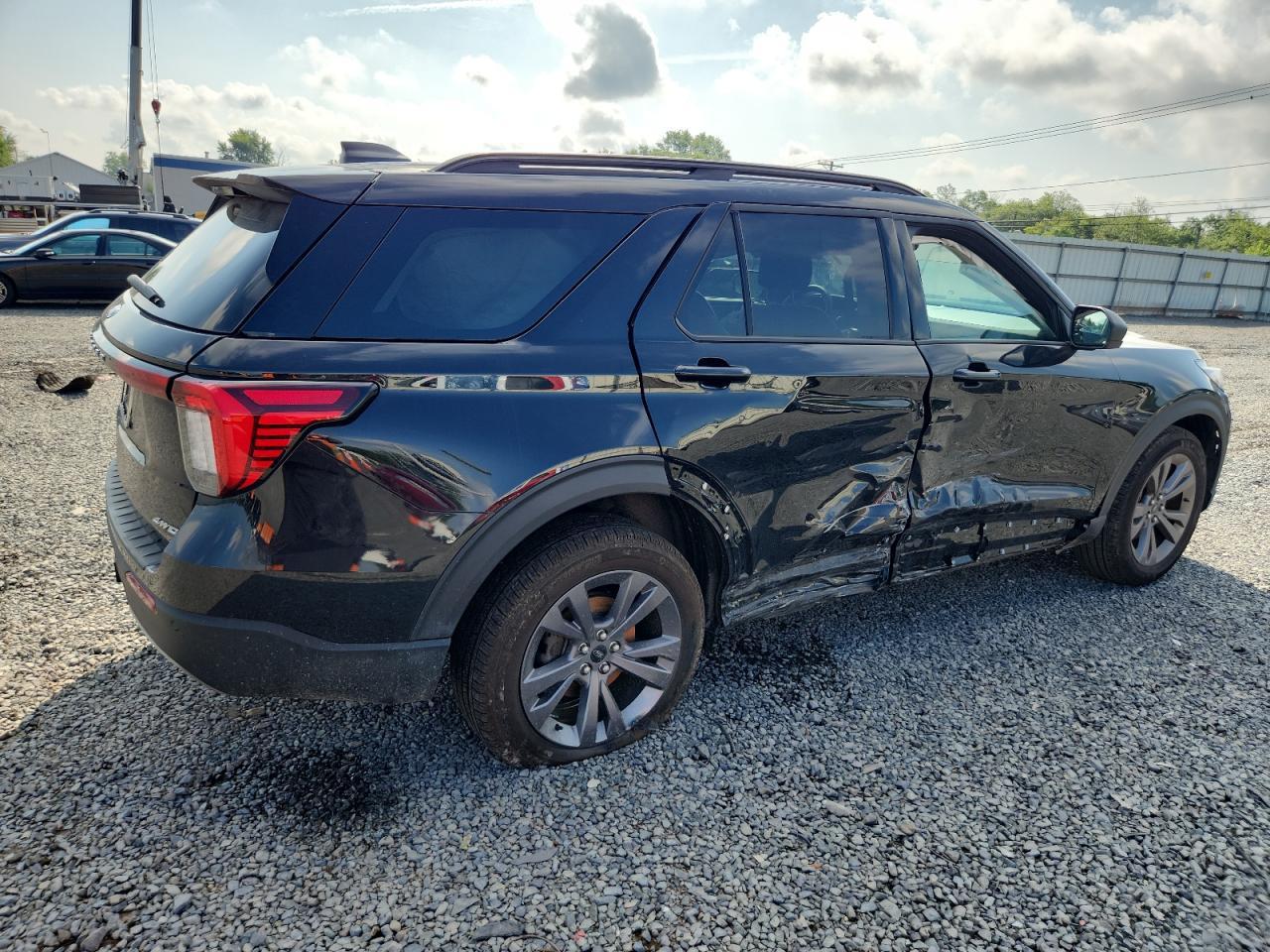 2025 Ford Explorer Active - Фото 3