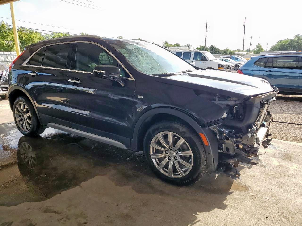 2022 Cadillac Xt4 Premium Luxury - Image 4