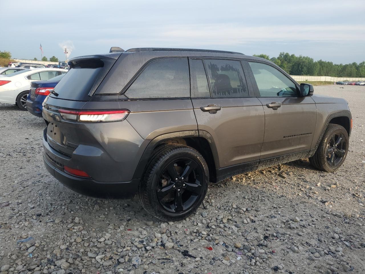 2024 Jeep Grand Cherokee Limited - Image 3