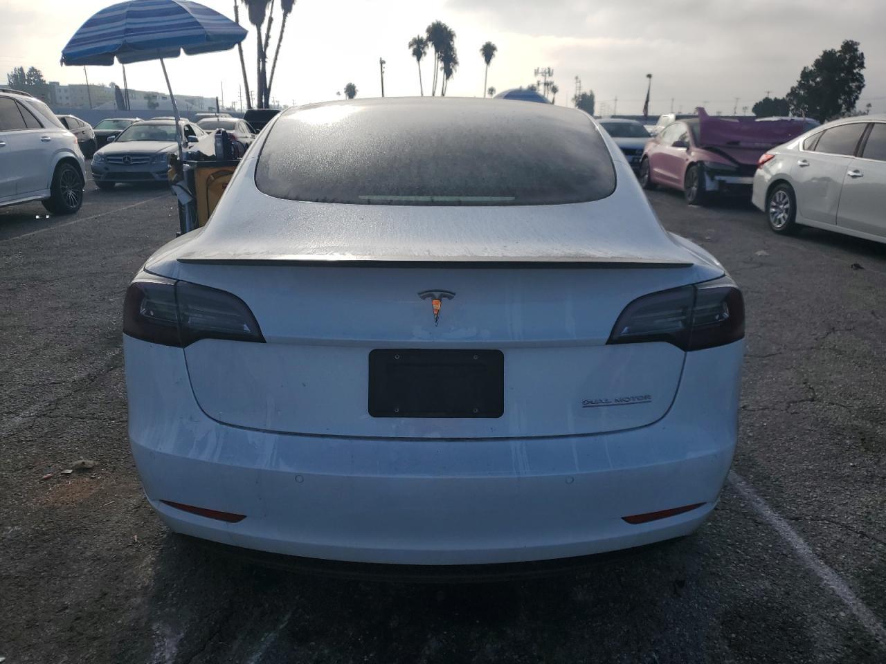 2022 Tesla Model 3 - Фото 6