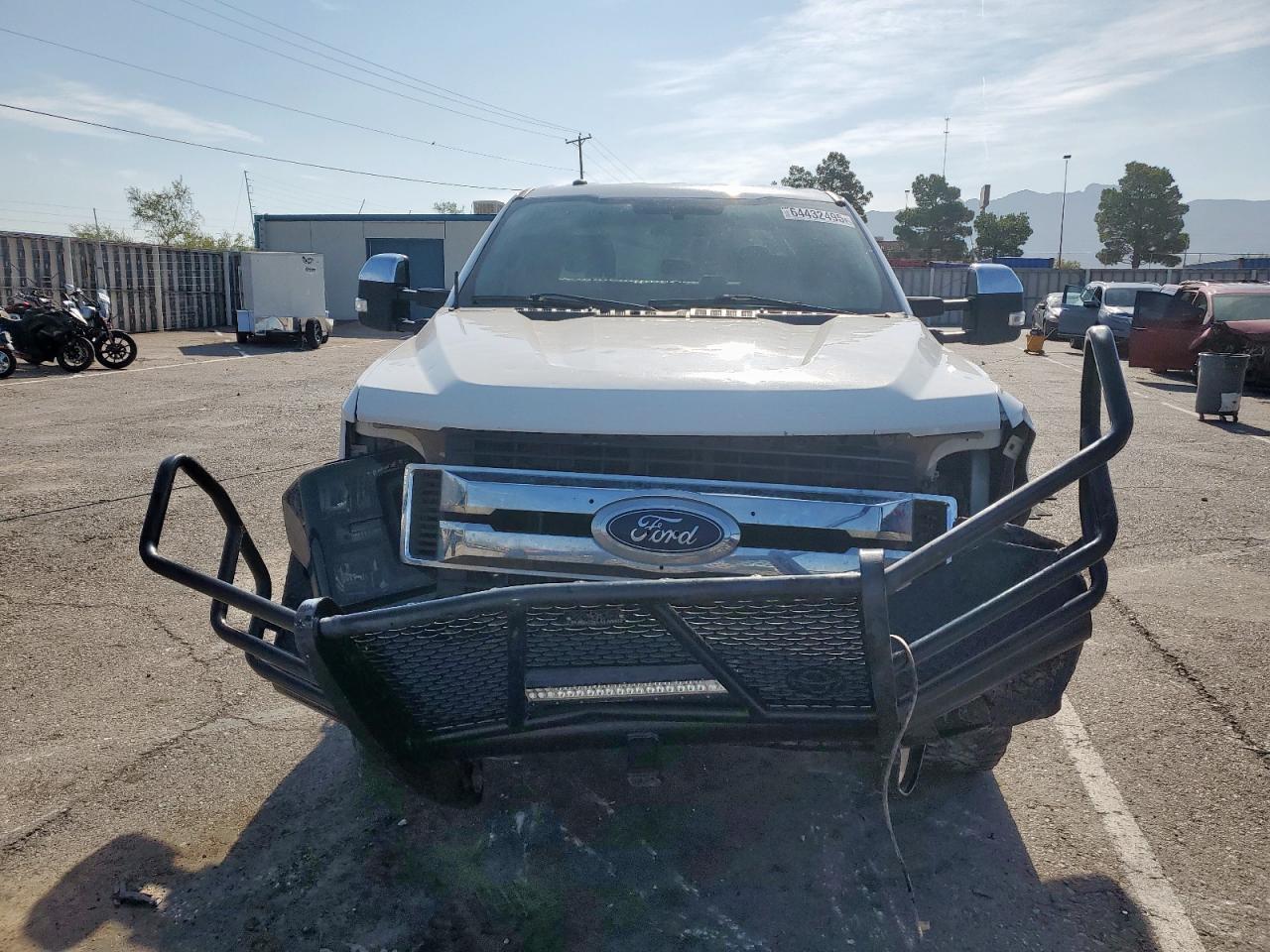 2018 Ford F250 Super Duty - Фото 5