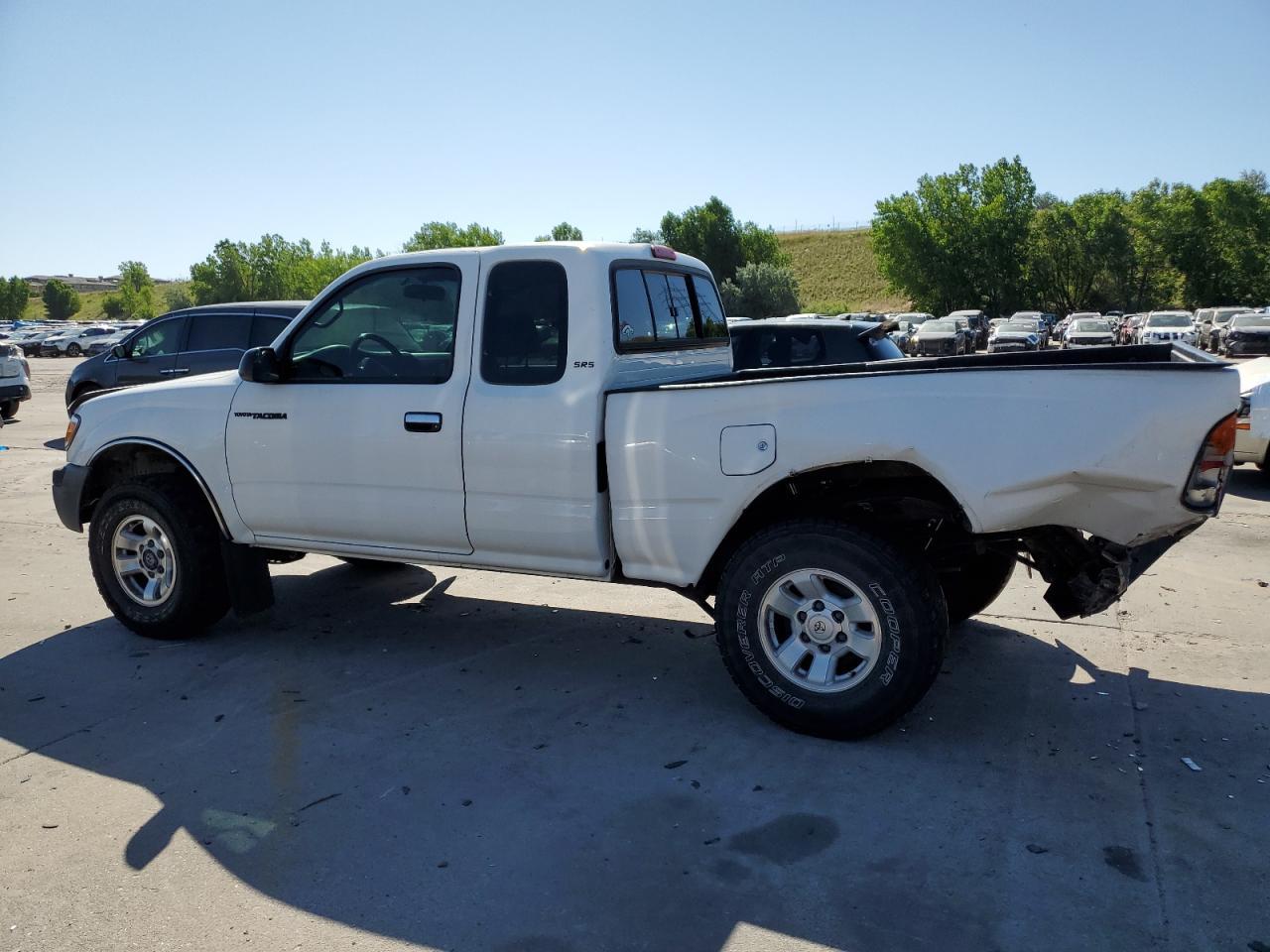 2000 Toyota Tacoma Xtracab - Image 2