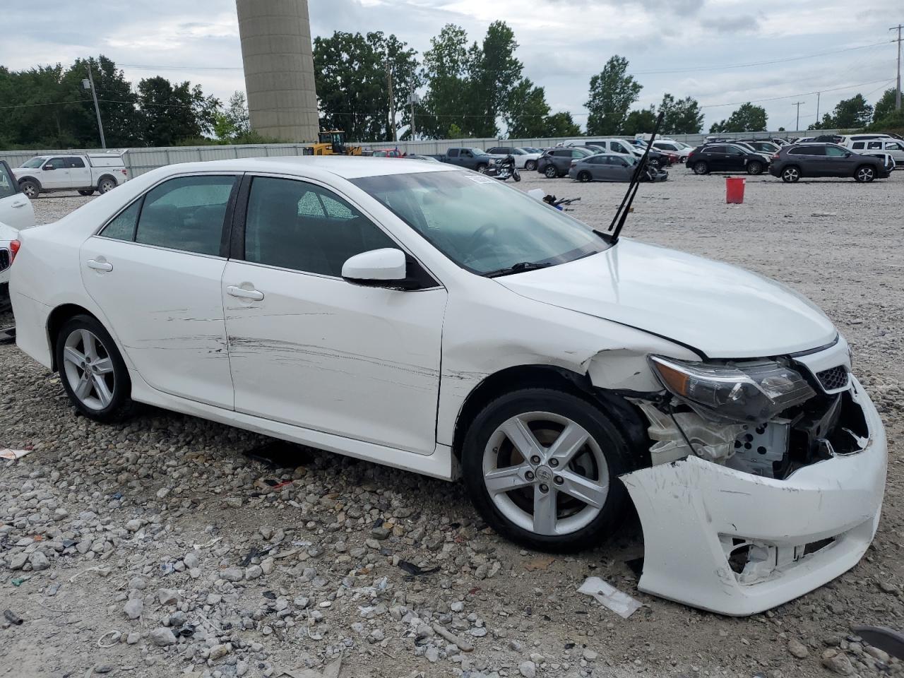 2014 Toyota Camry L - Image 4