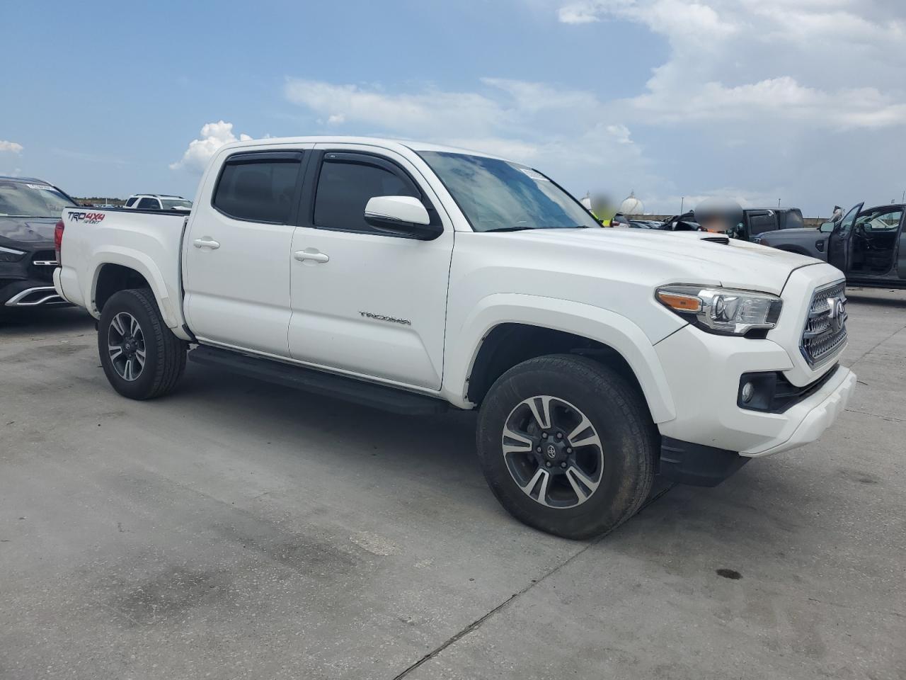 2017 Toyota Tacoma Double Cab Double Cab - Фото 4