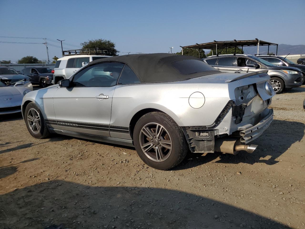 2011 Ford Mustang - Фото 2