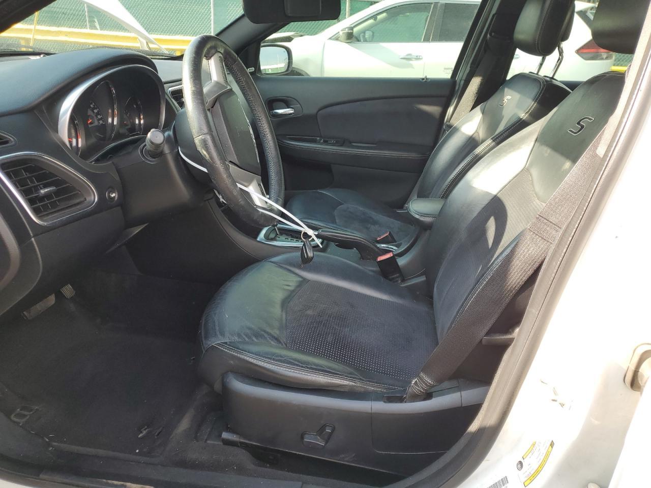 2012 Chrysler 200 S - Image 7