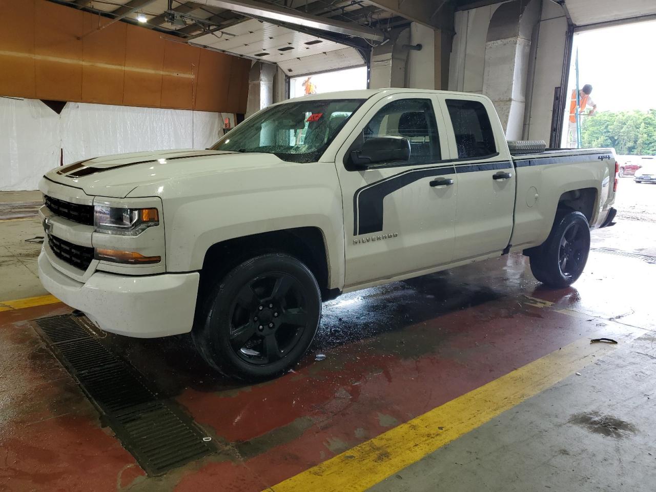 2018 Chevrolet Silverado K1500 Custom - Image 2