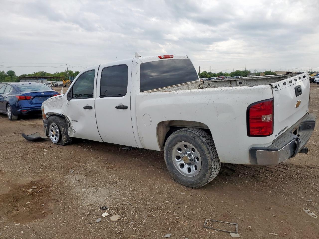 2011 Chevrolet Silverado C1500 - Фото 2