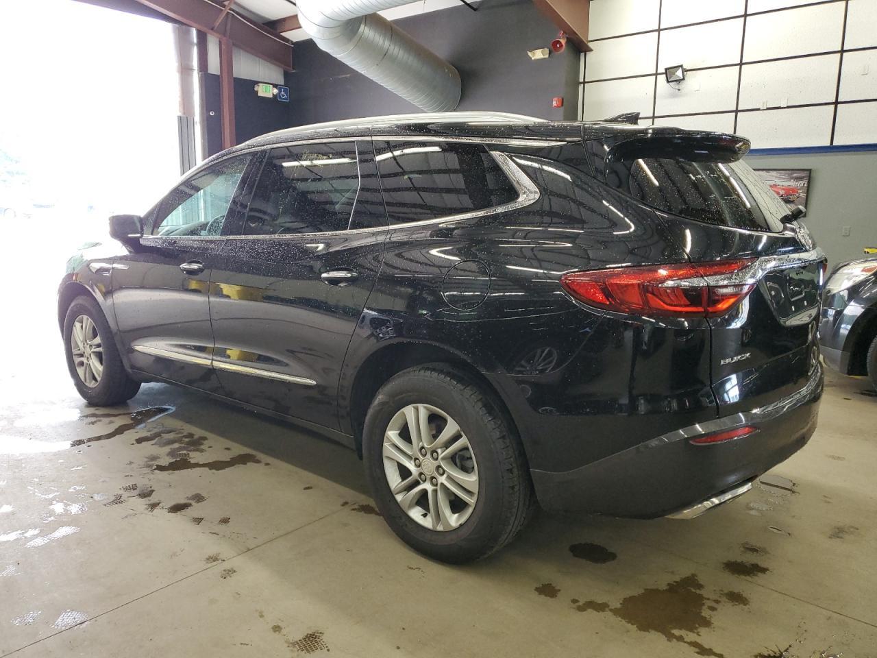 2018 Buick Enclave Essence - Image 2