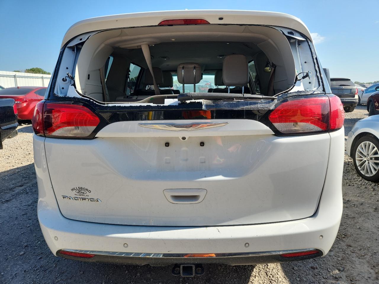 2017 Chrysler Pacifica Touring L Plus - Фото 6