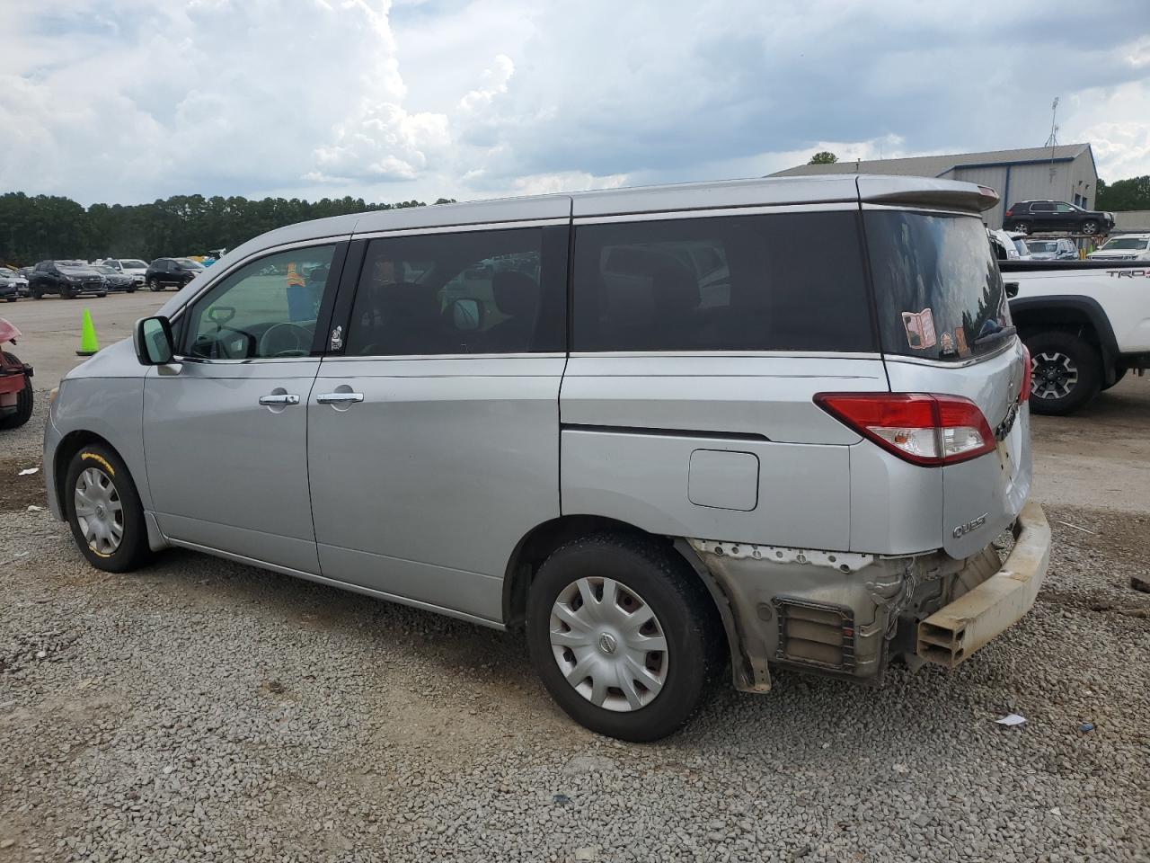 2011 Nissan Quest S - Фото 2