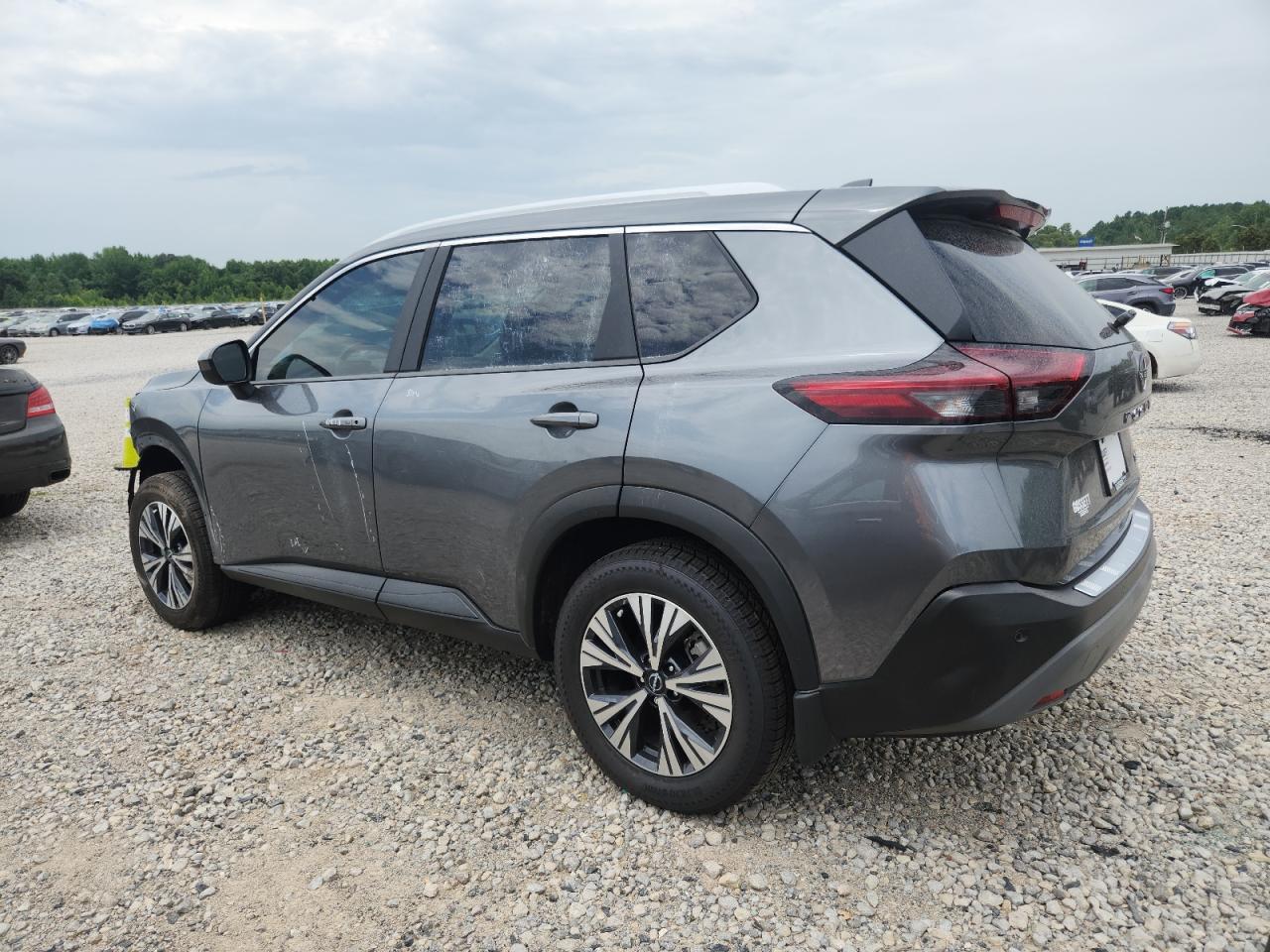 2023 Nissan Rogue Sv - Image 2