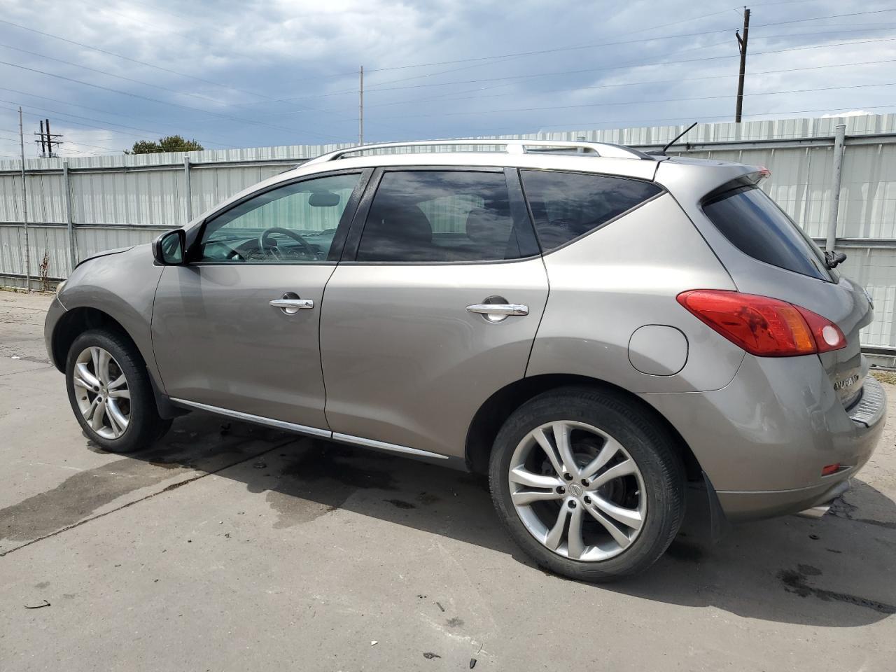 2009 Nissan Murano S - Image 2