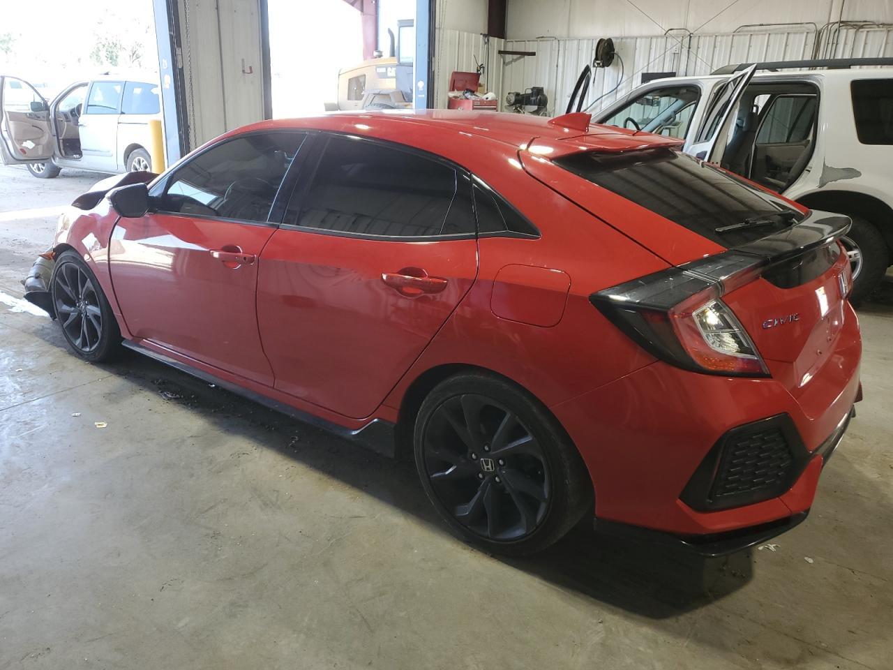 2018 Honda Civic Sport Touring - Фото 2