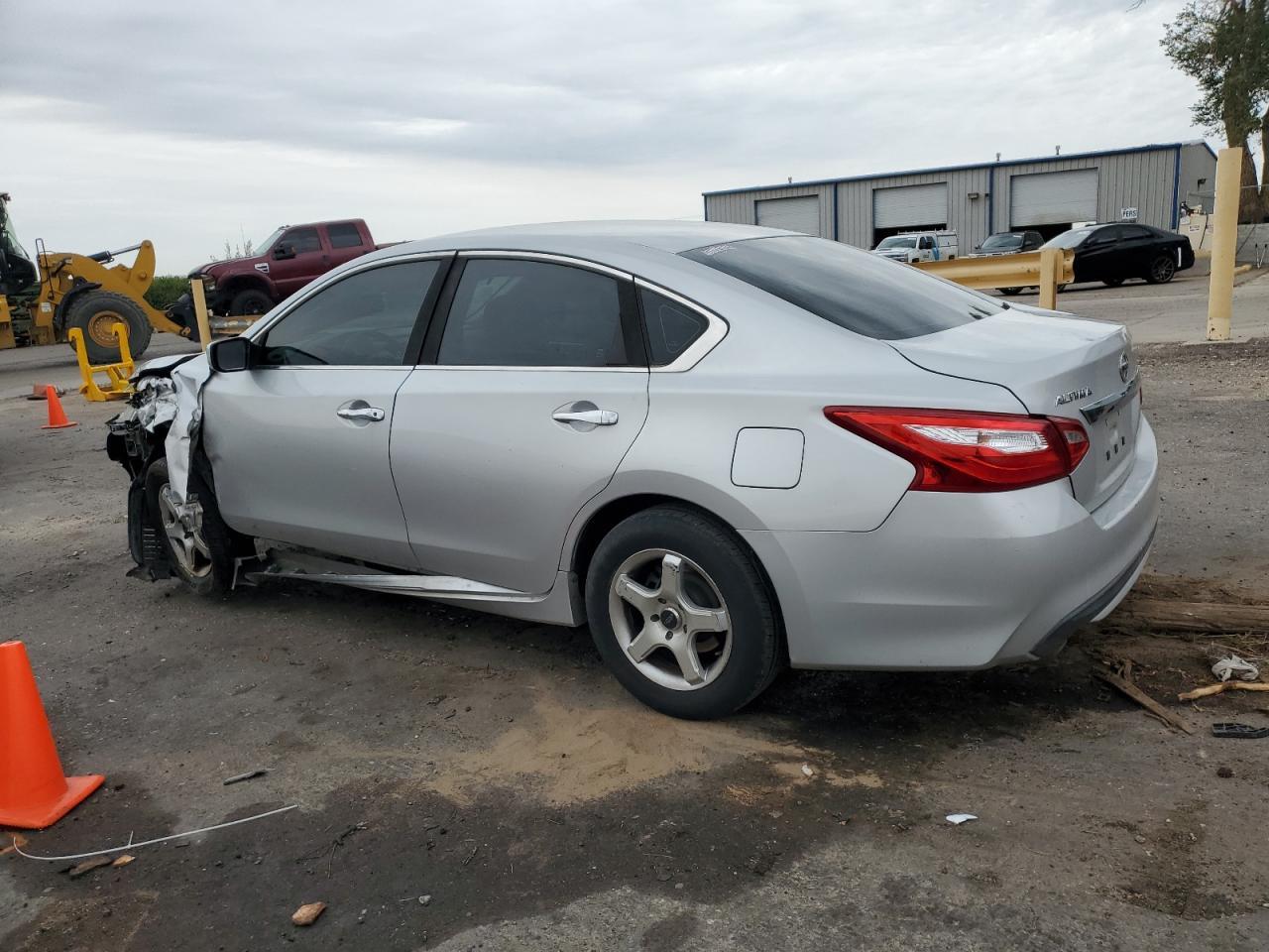 2016 Nissan Altima 2.5 - Image 2