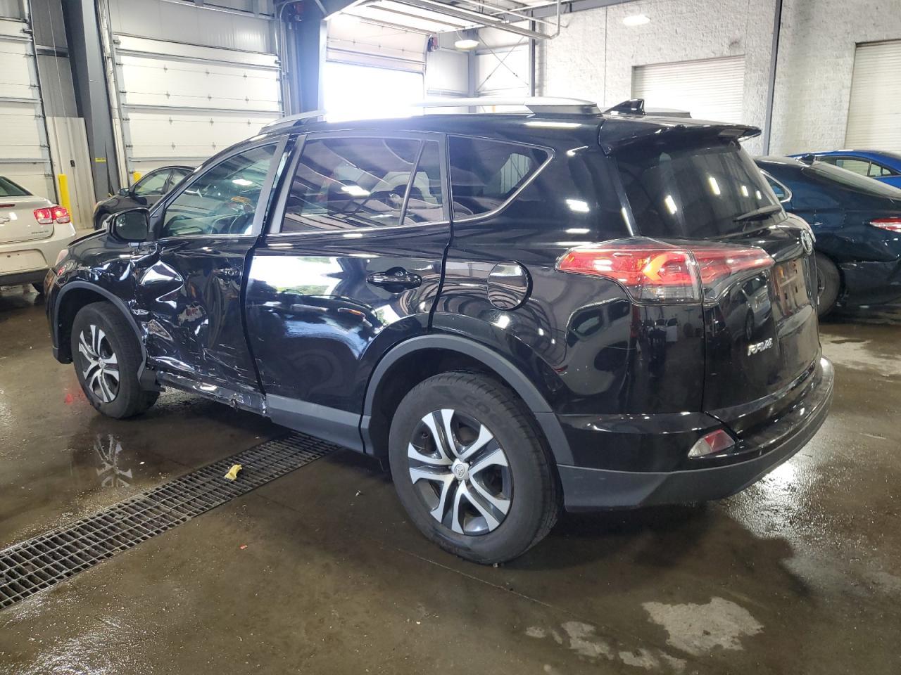 2017 Toyota Rav4 Le - Фото 2