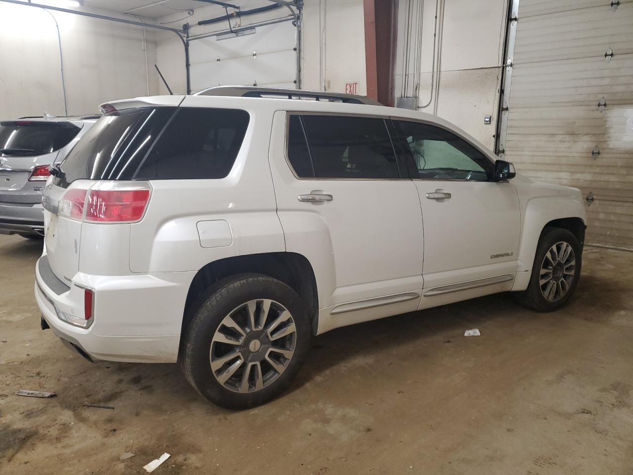 2016 GMC Terrain Denali - Фото 3