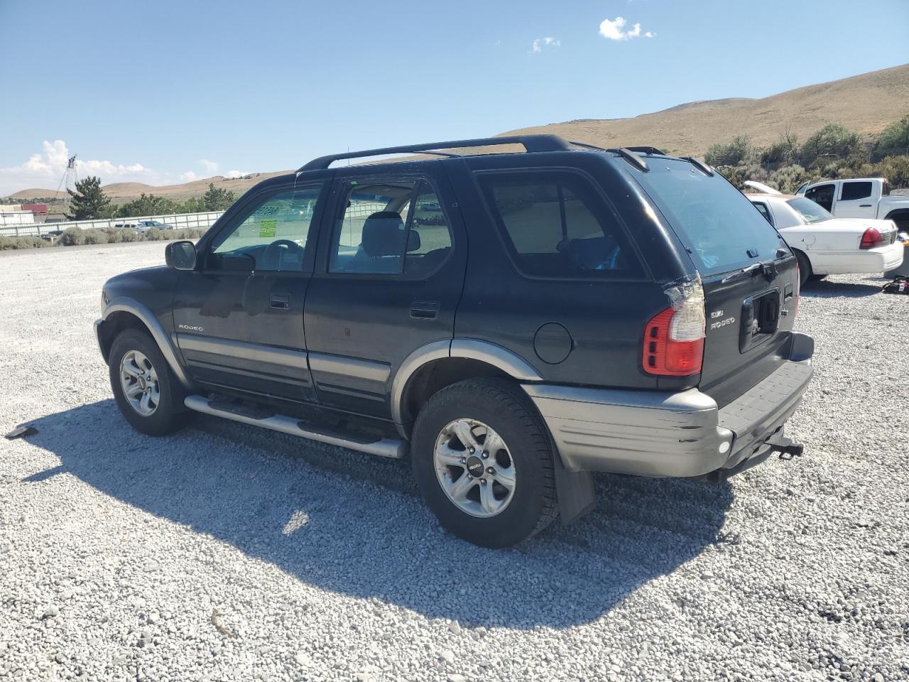 2002 Isuzu Rodeo S - Фото 2