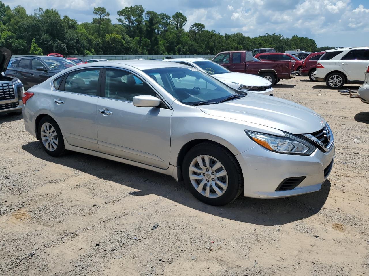 2017 Nissan Altima 2.5 - Image 4