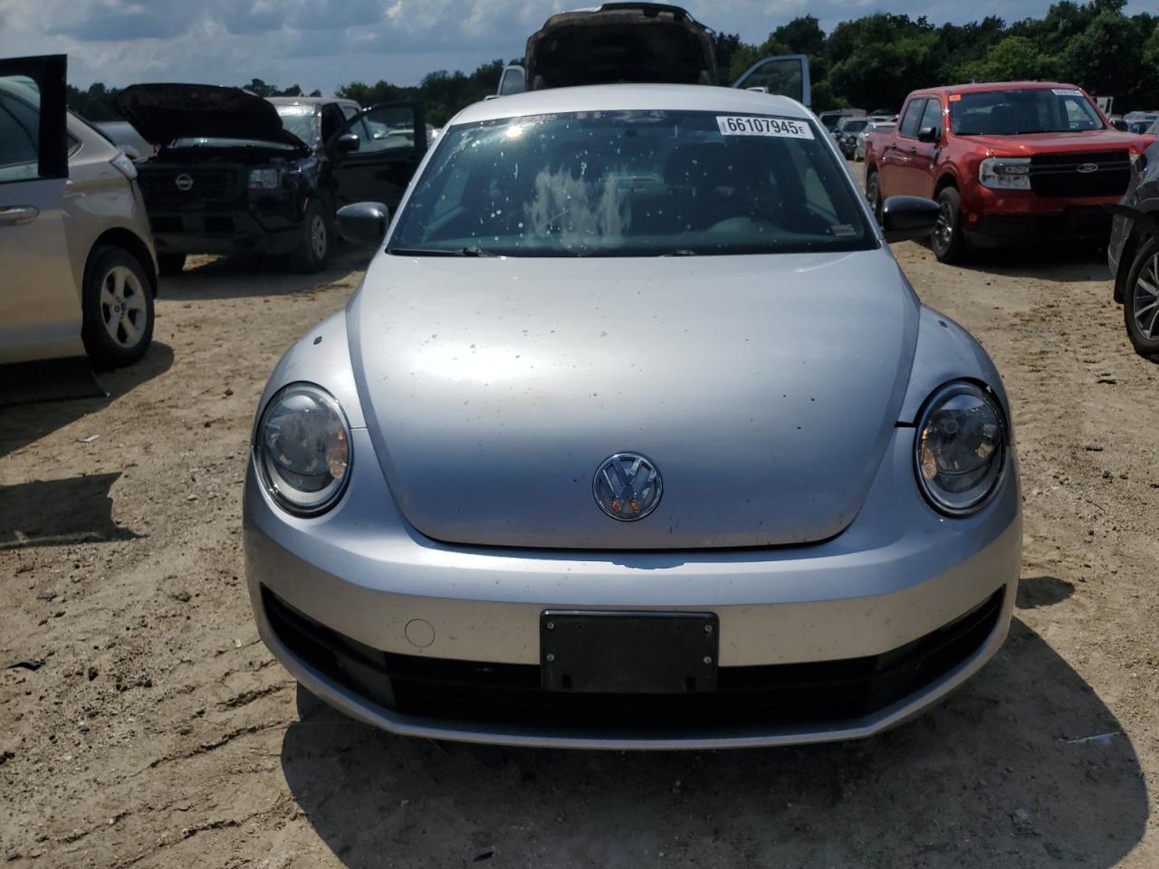 2014 Volkswagen Beetle - Image 5