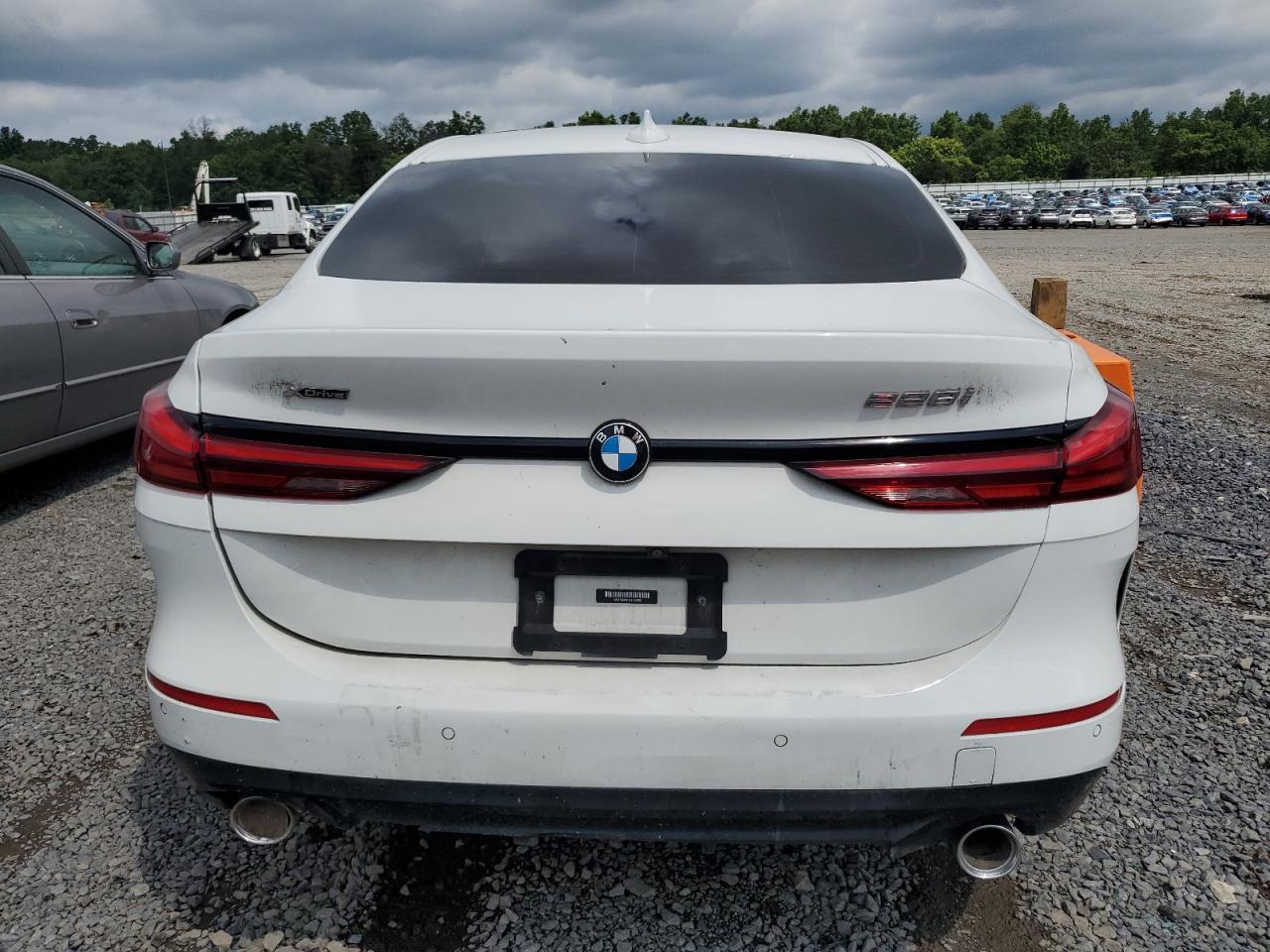 2021 BMW 228Xi - Фото 6