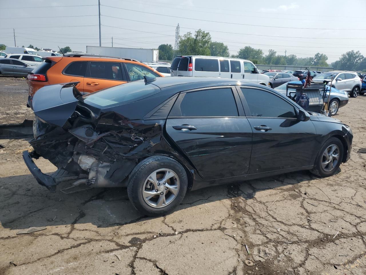2021 Hyundai Elantra Se - Фото 3