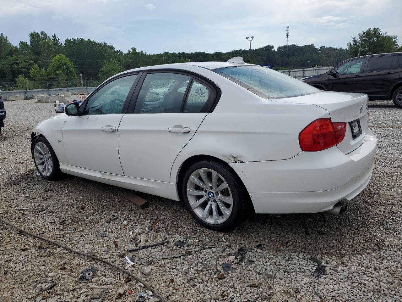 2011 BMW 328 I Sulev - Image 2
