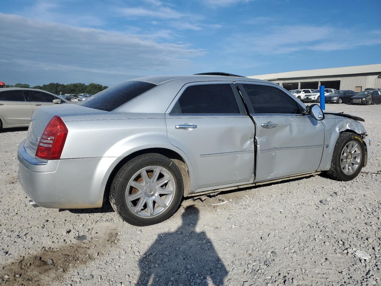 2005 Chrysler 300C - Image 3