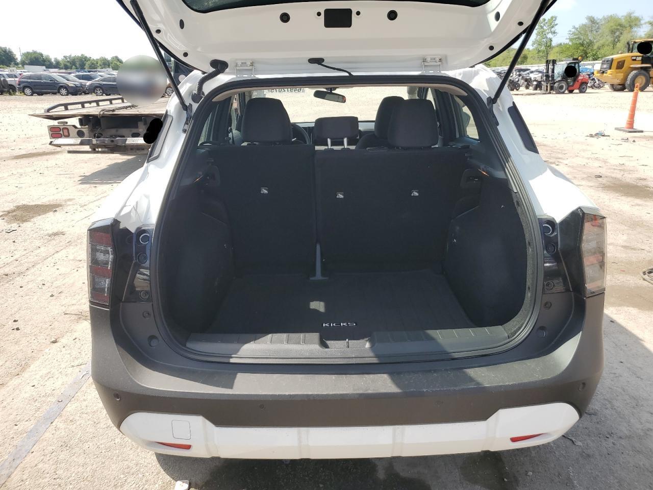 2025 Nissan Kicks S - Фото 6