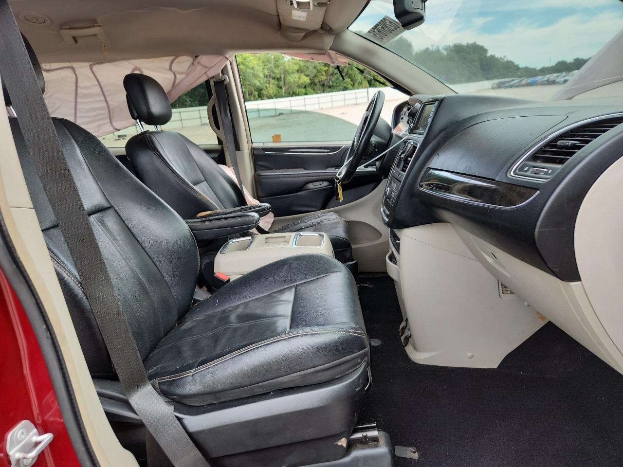 2015 Chrysler Town & Country Touring - Фото 7