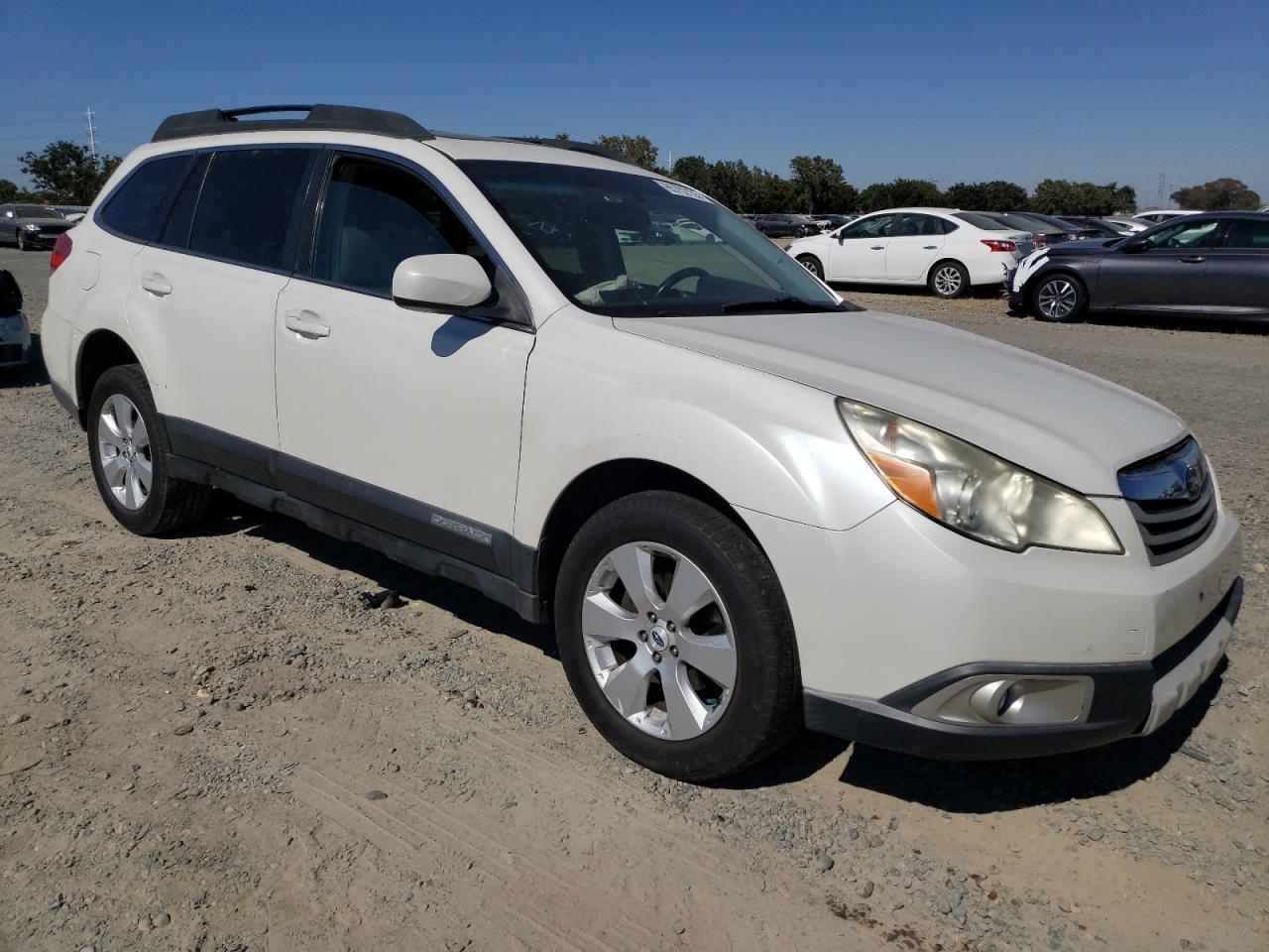 2011 Subaru Outback 2.5I Limited - Image 4