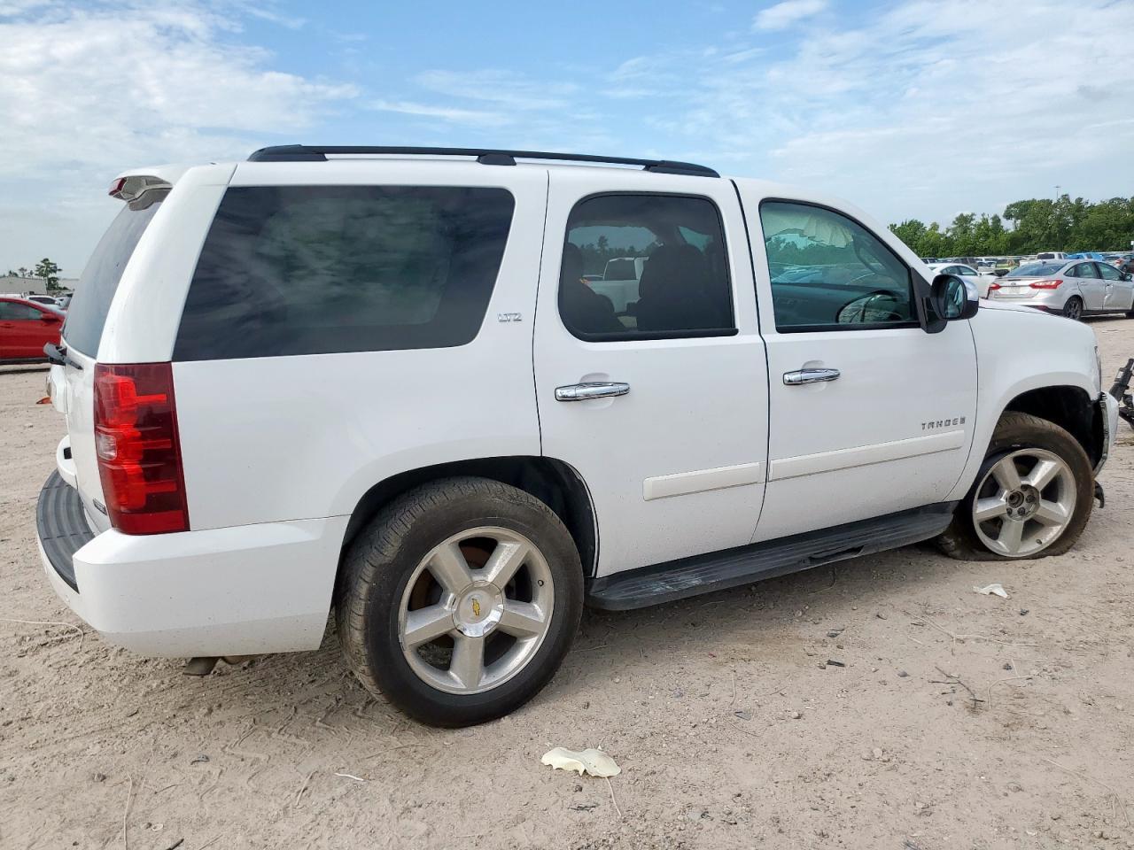 2008 Chevrolet Tahoe C1500 - Фото 3