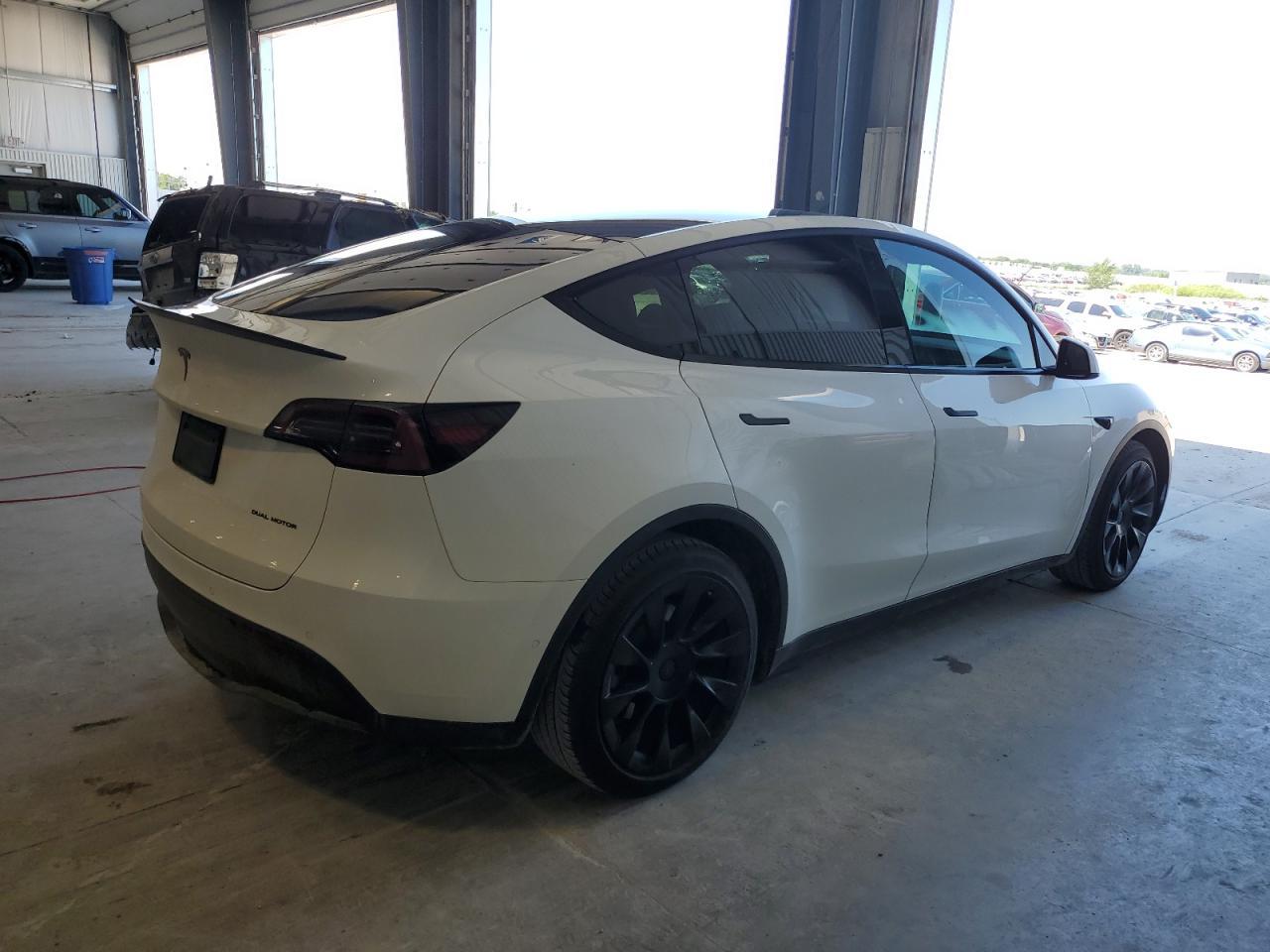 2021 Tesla Model Y - Фото 3