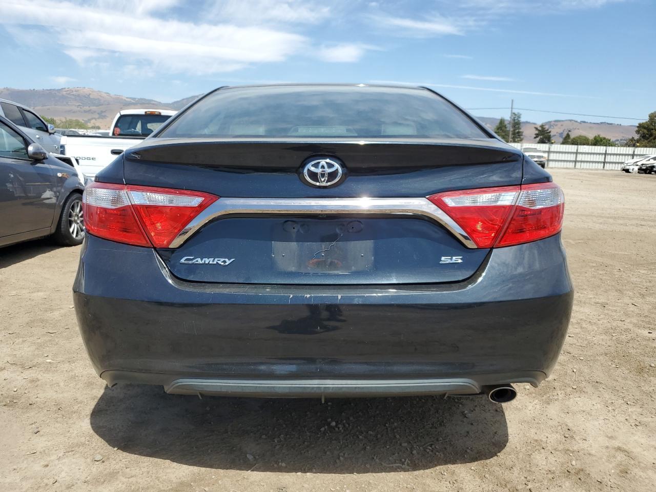 2017 Toyota Camry Le - Фото 6