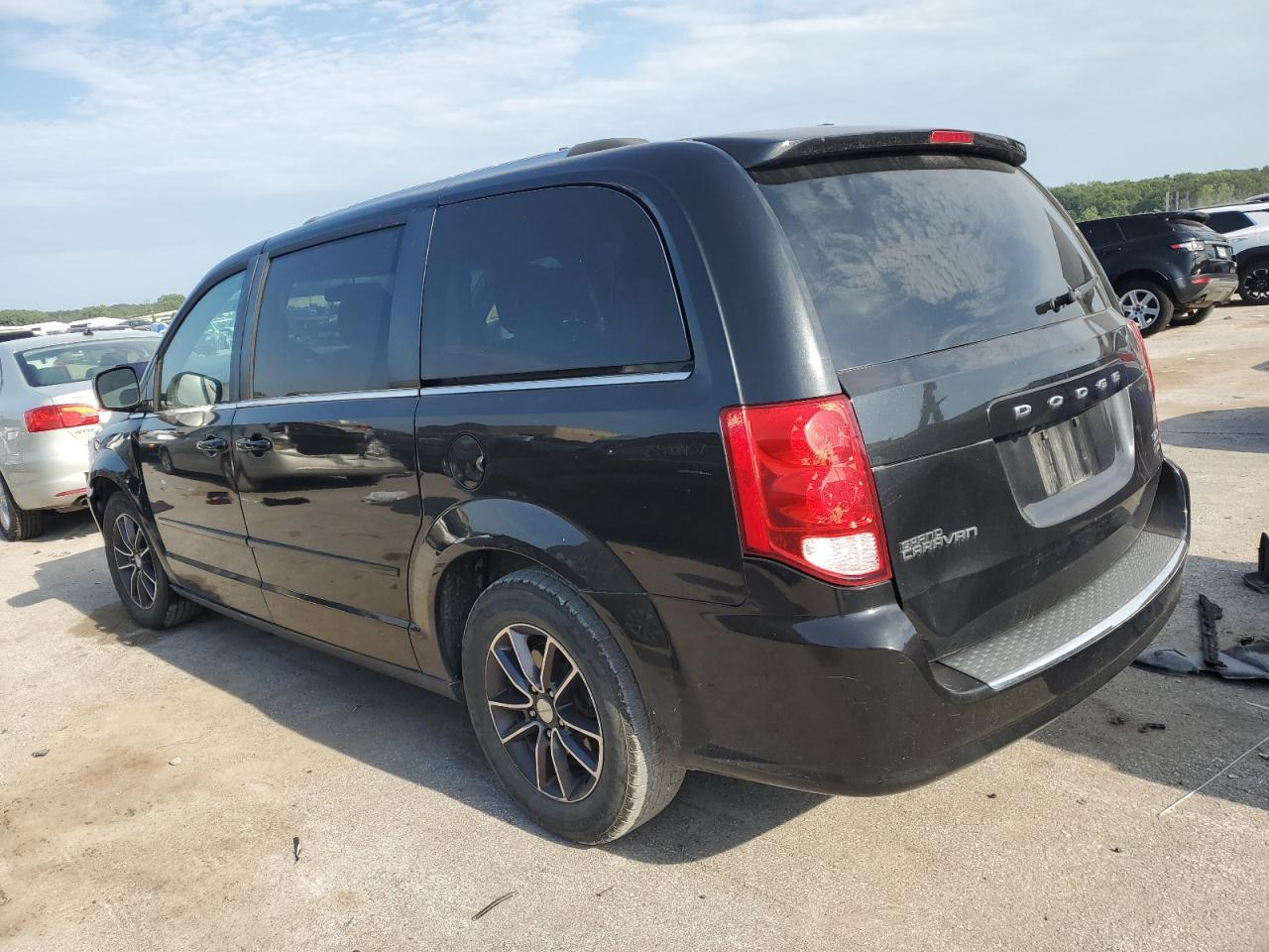 2017 Dodge Grand Caravan Sxt - Фото 2